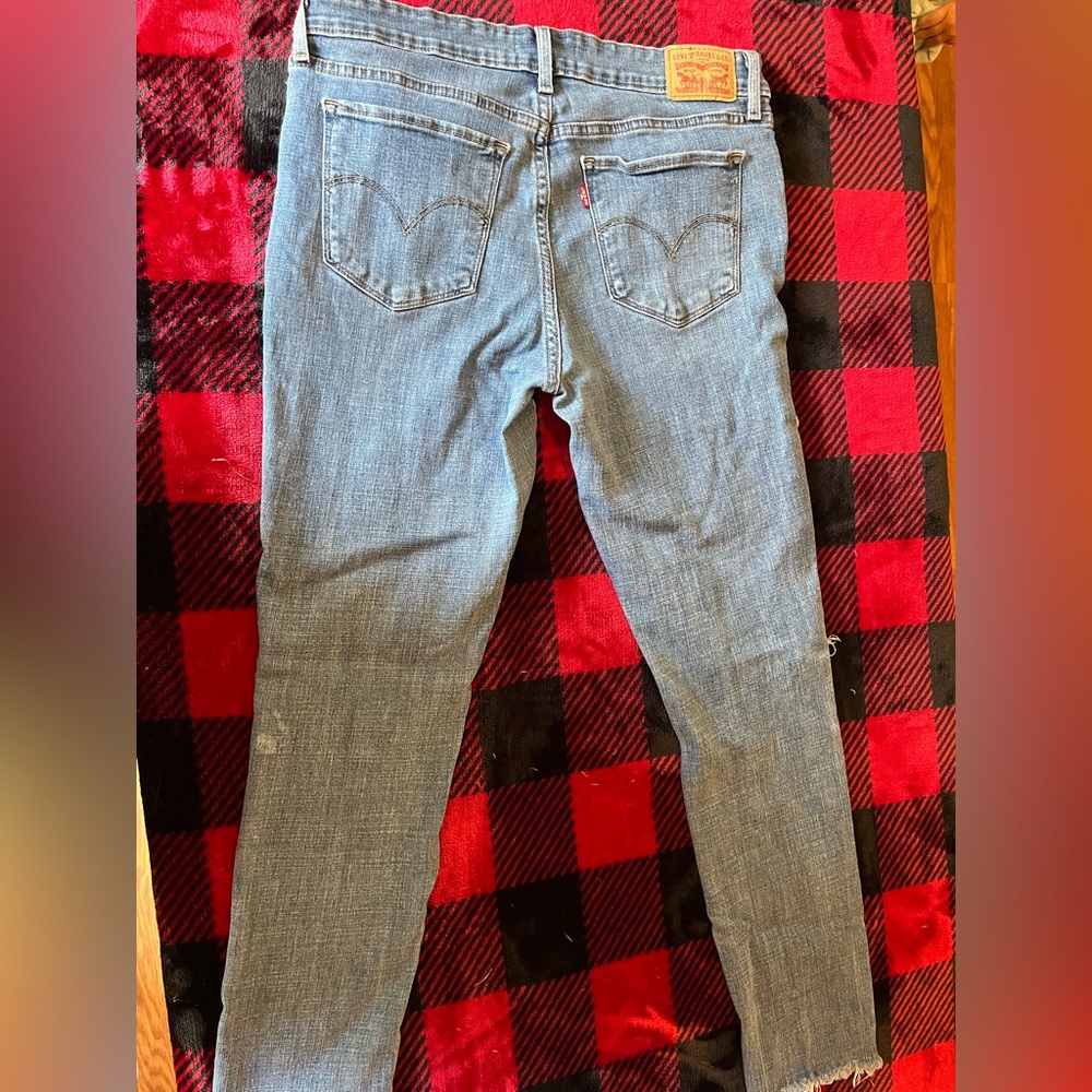 Levi brand 711 skinny jeans. Size 30